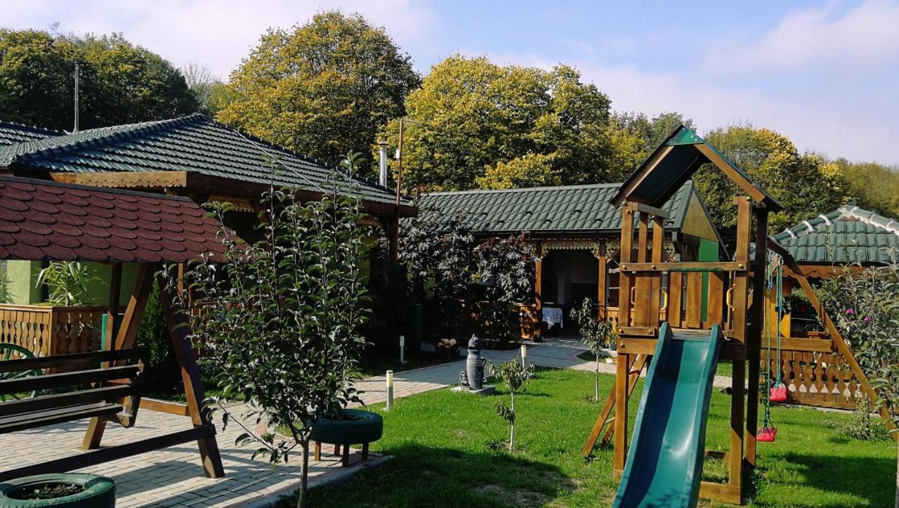 Agropensiunea Valea Fagilor Luncavita エクステリア 写真